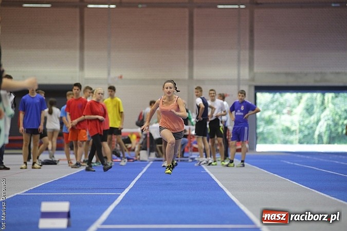 Zdjęcie w galerii na portalu naszraciborz.pl: Zmagania lekkoatletów w ZSOMS  wiadomości z regionu