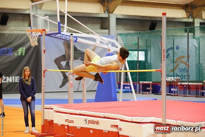 Zdjęcie w galerii na portalu naszraciborz.pl: Zmagania lekkoatletów w ZSOMS  wiadomości z regionu