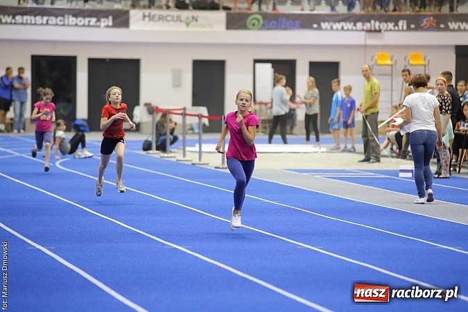Zdjęcie w galerii na portalu naszraciborz.pl: Zmagania lekkoatletów w ZSOMS  wiadomości z regionu