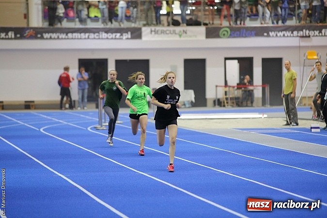 Zdjęcie w galerii na portalu naszraciborz.pl: Zmagania lekkoatletów w ZSOMS  wiadomości z regionu