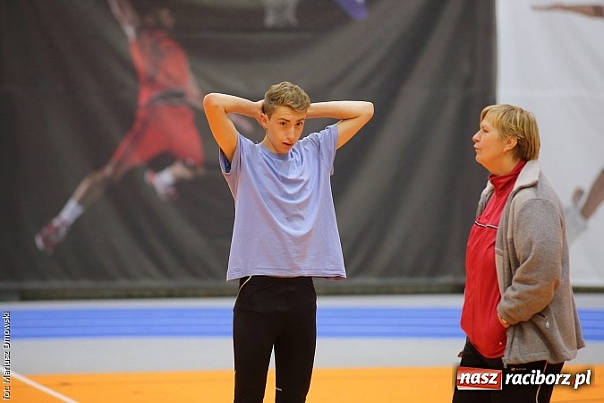 Zdjęcie w galerii na portalu naszraciborz.pl: Zmagania lekkoatletów w ZSOMS  wiadomości z regionu