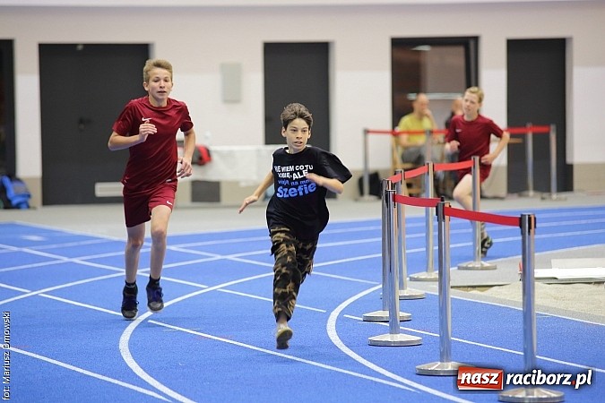 Zdjęcie w galerii na portalu naszraciborz.pl: Zmagania lekkoatletów w ZSOMS  wiadomości z regionu