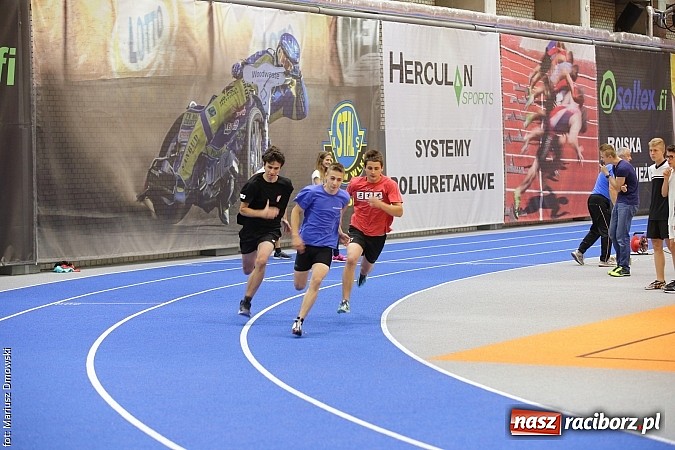 Zdjęcie w galerii na portalu naszraciborz.pl: Zmagania lekkoatletów w ZSOMS  wiadomości z regionu