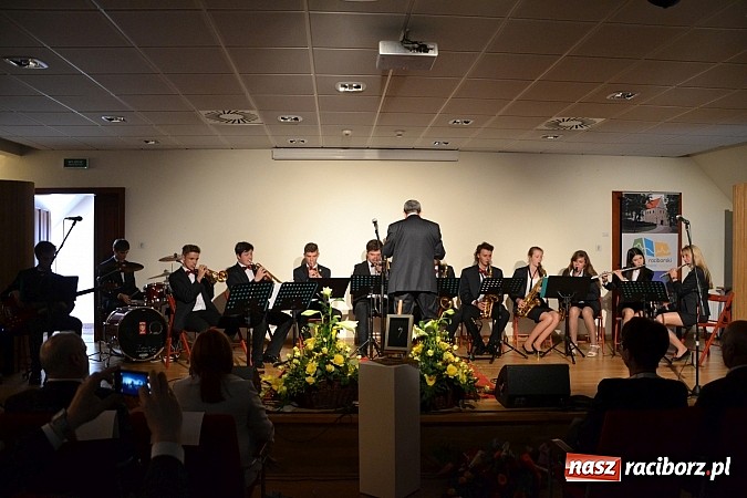 Zdjęcie w galerii na portalu naszraciborz.pl: NARCYZY 2015 przyznane - uroczysta gala na Zamku Piastowskim  wiadomości z regionu