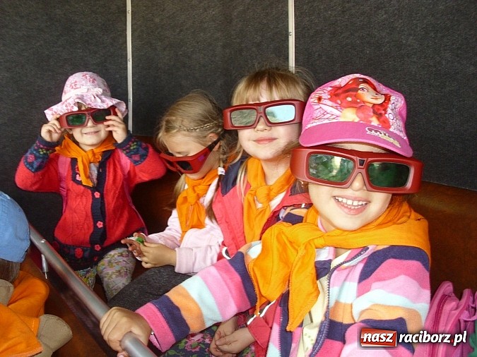 Zdjęcie w galerii na portalu naszraciborz.pl: Spotkanie przedszkolaków z Markowic z dinozaurami w Krasiejowie wiadomości z regionu