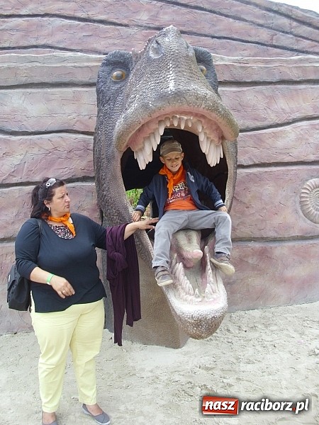 Zdjęcie w galerii na portalu naszraciborz.pl: Spotkanie przedszkolaków z Markowic z dinozaurami w Krasiejowie wiadomości z regionu