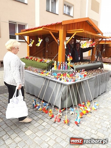Zdjęcie w galerii na portalu naszraciborz.pl: Właśnie ruszył kolejny Jarmark św. Marcelego. Zobacz co tym razem oferują wystawcy wiadomości z regionu