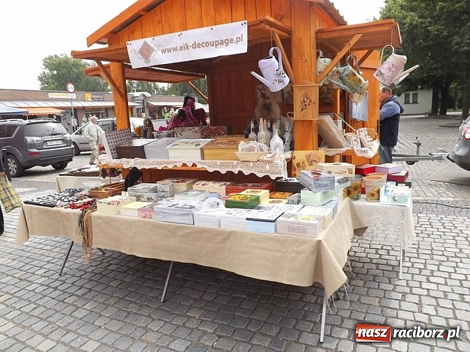 Zdjęcie w galerii na portalu naszraciborz.pl: Właśnie ruszył kolejny Jarmark św. Marcelego. Zobacz co tym razem oferują wystawcy wiadomości z regionu