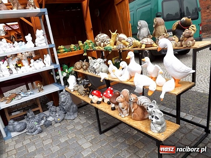 Zdjęcie w galerii na portalu naszraciborz.pl: Właśnie ruszył kolejny Jarmark św. Marcelego. Zobacz co tym razem oferują wystawcy wiadomości z regionu