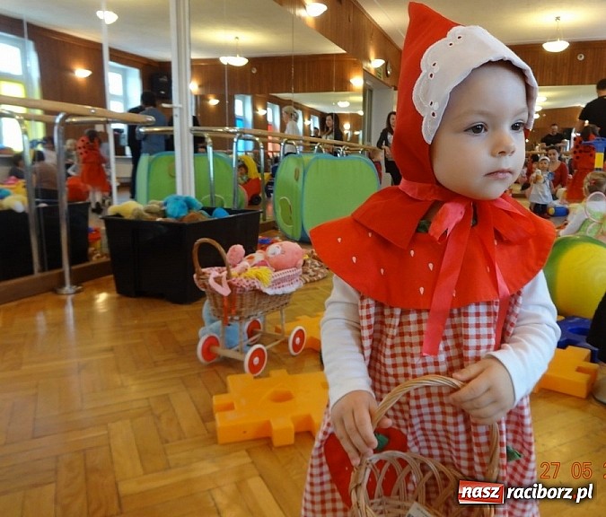 Zdjęcie w galerii na portalu naszraciborz.pl: Zakończenie zajęć Fiku-miku w Raciborskim Domu Kultury  wiadomości z regionu