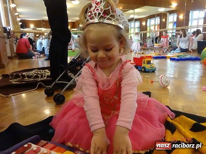 Zdjęcie w galerii na portalu naszraciborz.pl: Zakończenie zajęć Fiku-miku w Raciborskim Domu Kultury  wiadomości z regionu