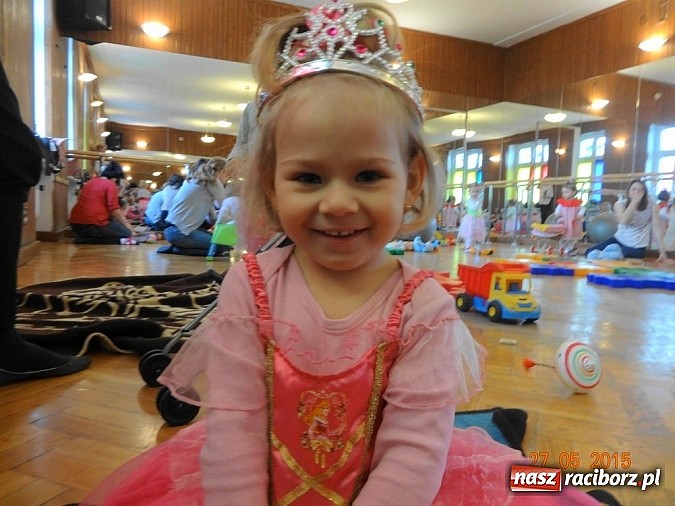 Zdjęcie w galerii na portalu naszraciborz.pl: Zakończenie zajęć Fiku-miku w Raciborskim Domu Kultury  wiadomości z regionu