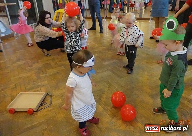 Zdjęcie w galerii na portalu naszraciborz.pl: Zakończenie zajęć Fiku-miku w Raciborskim Domu Kultury  wiadomości z regionu