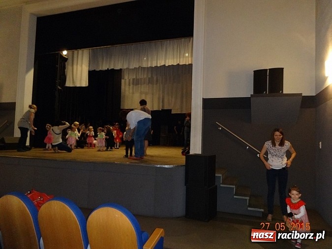 Zdjęcie w galerii na portalu naszraciborz.pl: Zakończenie zajęć Fiku-miku w Raciborskim Domu Kultury  wiadomości z regionu