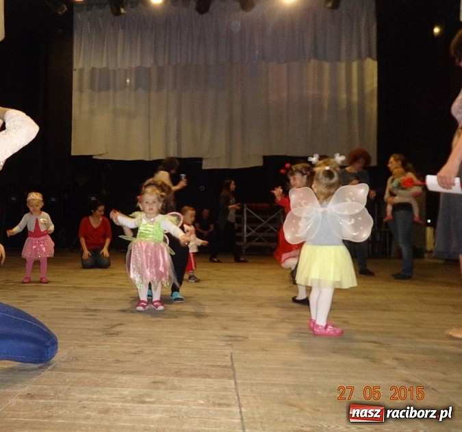 Zdjęcie w galerii na portalu naszraciborz.pl: Zakończenie zajęć Fiku-miku w Raciborskim Domu Kultury  wiadomości z regionu