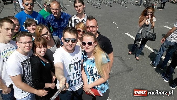 Zdjęcie w galerii na portalu naszraciborz.pl: Studenci Instytutu Studiów Społecznych raciborskiej PWSZ uczestniczyli w konferencji na temat praw człowieka w Paryżu wiadomości z regionu