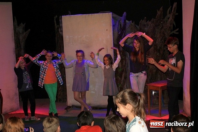 Zdjęcie w galerii na portalu naszraciborz.pl: Uczniowie z Krzanowic wybrali się do Krakowa wiadomości z regionu