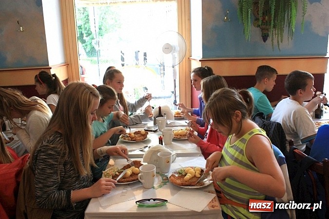 Zdjęcie w galerii na portalu naszraciborz.pl: Uczniowie z Krzanowic wybrali się do Krakowa wiadomości z regionu