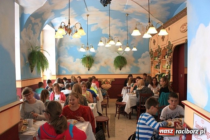 Zdjęcie w galerii na portalu naszraciborz.pl: Uczniowie z Krzanowic wybrali się do Krakowa wiadomości z regionu