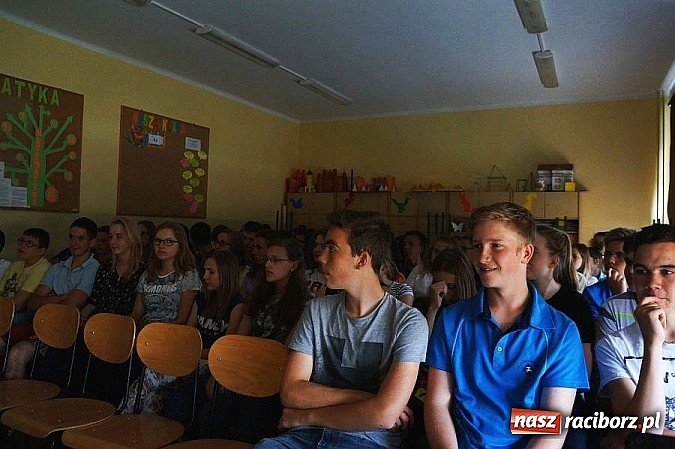 Zdjęcie w galerii na portalu naszraciborz.pl: Krzyżanowiccy uczniowie wysłuchali prelekcji na temat bezpieczeństwa podczas wakacji wiadomości z regionu