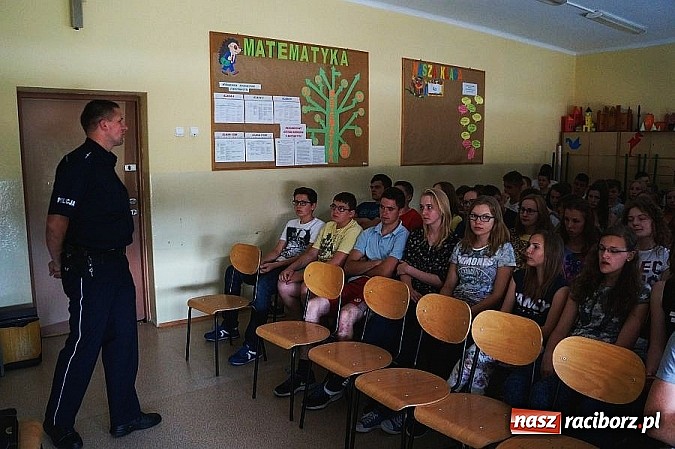 Zdjęcie w galerii na portalu naszraciborz.pl: Krzyżanowiccy uczniowie wysłuchali prelekcji na temat bezpieczeństwa podczas wakacji wiadomości z regionu