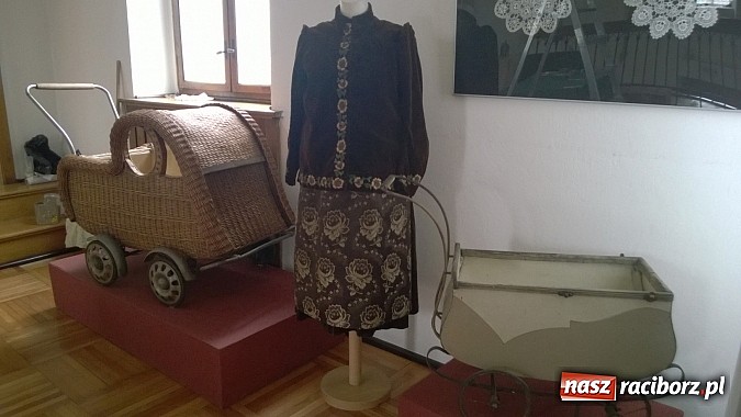 Zdjęcie w galerii na portalu naszraciborz.pl: Muzeum w Raciborzu pochwaliło się najnowszymi nabytkami wiadomości z regionu
