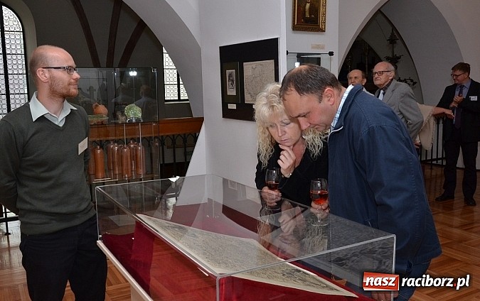 Zdjęcie w galerii na portalu naszraciborz.pl: Muzeum w Raciborzu pochwaliło się najnowszymi nabytkami wiadomości z regionu