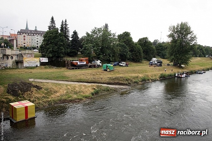 Zdjęcie w galerii na portalu naszraciborz.pl: Do przystani dojedziesz po asfalcie i usiądziesz tu na ławeczce wiadomości z regionu