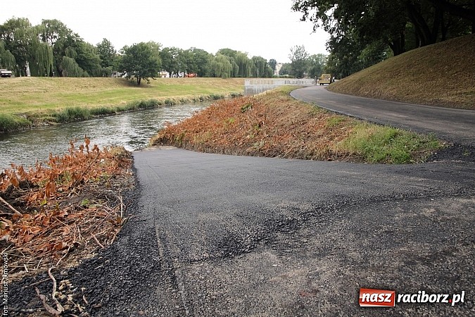 Zdjęcie w galerii na portalu naszraciborz.pl: Do przystani dojedziesz po asfalcie i usiądziesz tu na ławeczce wiadomości z regionu