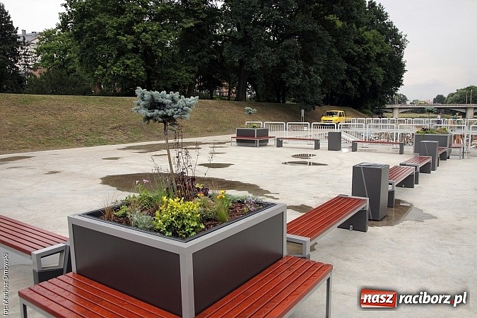 Zdjęcie w galerii na portalu naszraciborz.pl: Do przystani dojedziesz po asfalcie i usiądziesz tu na ławeczce wiadomości z regionu