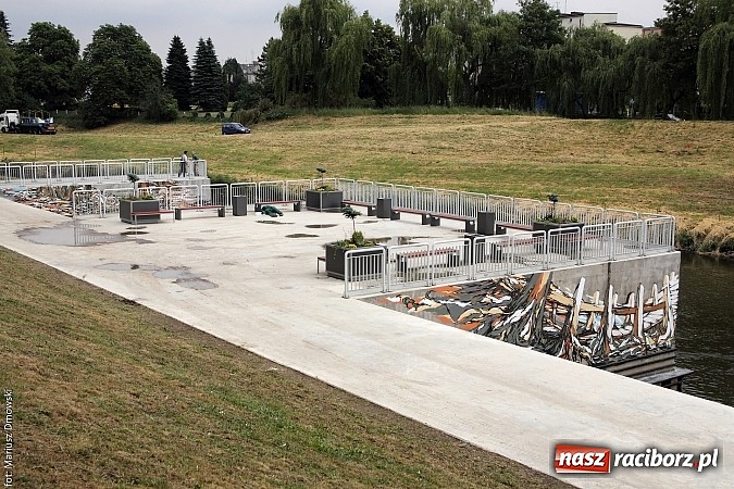 Zdjęcie w galerii na portalu naszraciborz.pl: Do przystani dojedziesz po asfalcie i usiądziesz tu na ławeczce wiadomości z regionu