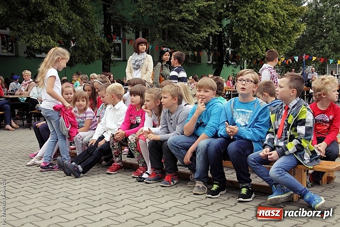 Zdjęcie w galerii na portalu naszraciborz.pl: Trzynastka bawiła się na rodzinnym festynie wiadomości z regionu