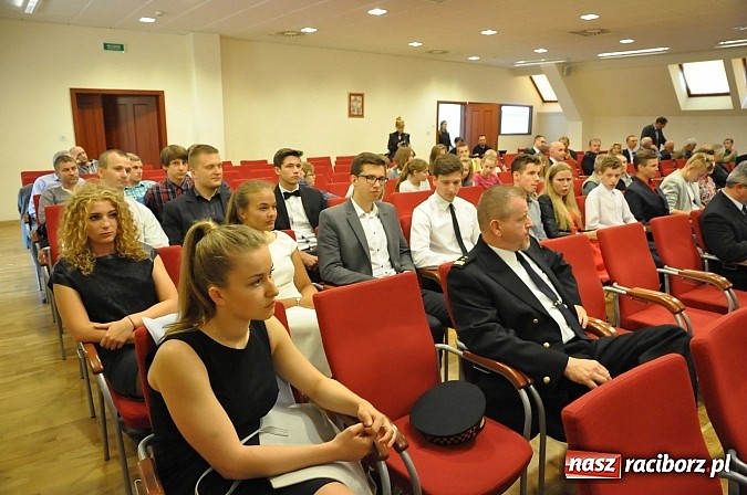 Zdjęcie w galerii na portalu naszraciborz.pl: Raciborski WOPR świętował 50-lecie na Zamku Piastowskim. Starosta dał odznakę, prezydent samochód wiadomości z regionu