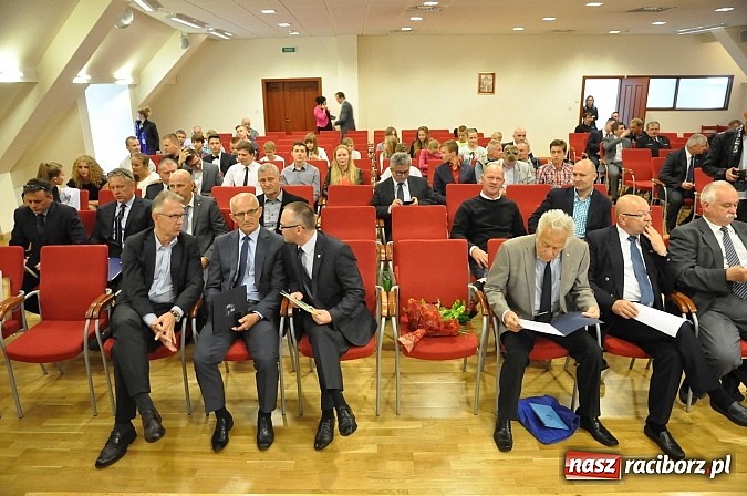 Zdjęcie w galerii na portalu naszraciborz.pl: Raciborski WOPR świętował 50-lecie na Zamku Piastowskim. Starosta dał odznakę, prezydent samochód wiadomości z regionu