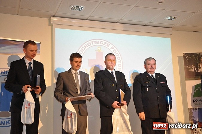 Zdjęcie w galerii na portalu naszraciborz.pl: Raciborski WOPR świętował 50-lecie na Zamku Piastowskim. Starosta dał odznakę, prezydent samochód wiadomości z regionu