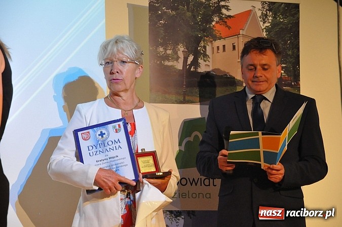 Zdjęcie w galerii na portalu naszraciborz.pl: Raciborski WOPR świętował 50-lecie na Zamku Piastowskim. Starosta dał odznakę, prezydent samochód wiadomości z regionu