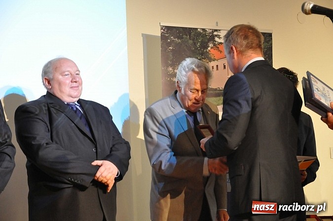 Zdjęcie w galerii na portalu naszraciborz.pl: Raciborski WOPR świętował 50-lecie na Zamku Piastowskim. Starosta dał odznakę, prezydent samochód wiadomości z regionu