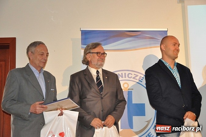 Zdjęcie w galerii na portalu naszraciborz.pl: Raciborski WOPR świętował 50-lecie na Zamku Piastowskim. Starosta dał odznakę, prezydent samochód wiadomości z regionu