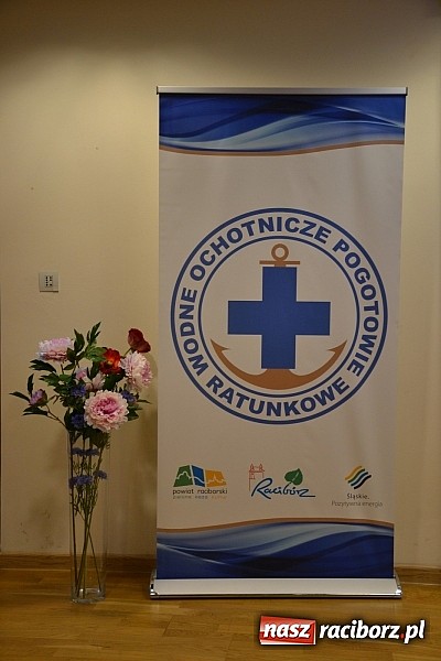 Zdjęcie w galerii na portalu naszraciborz.pl: Raciborski WOPR świętował 50-lecie na Zamku Piastowskim. Starosta dał odznakę, prezydent samochód wiadomości z regionu