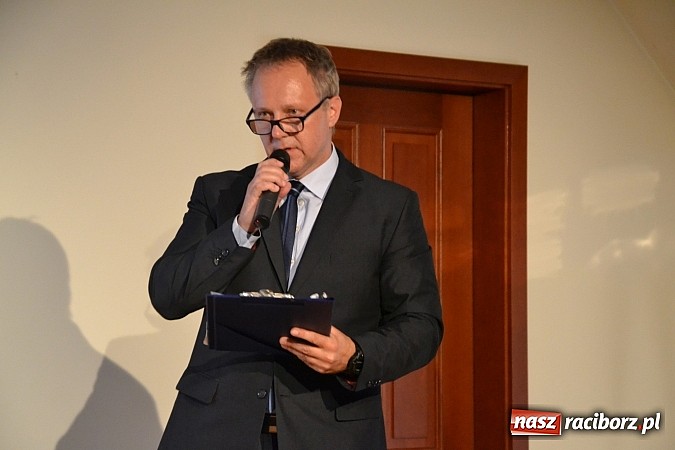 Zdjęcie w galerii na portalu naszraciborz.pl: Raciborski WOPR świętował 50-lecie na Zamku Piastowskim. Starosta dał odznakę, prezydent samochód wiadomości z regionu