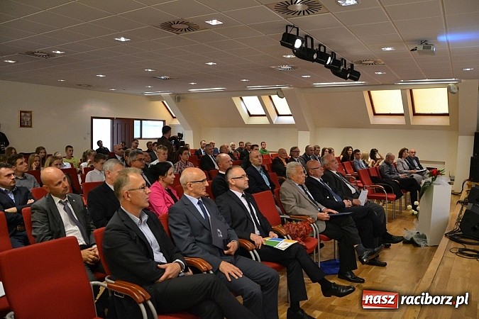 Zdjęcie w galerii na portalu naszraciborz.pl: Raciborski WOPR świętował 50-lecie na Zamku Piastowskim. Starosta dał odznakę, prezydent samochód wiadomości z regionu