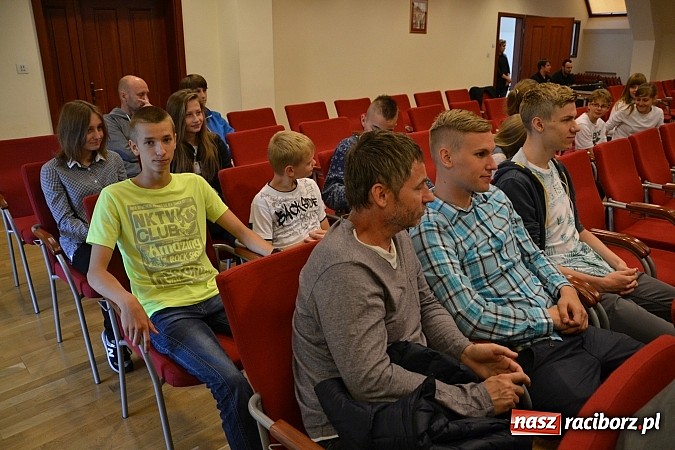 Zdjęcie w galerii na portalu naszraciborz.pl: Raciborski WOPR świętował 50-lecie na Zamku Piastowskim. Starosta dał odznakę, prezydent samochód wiadomości z regionu