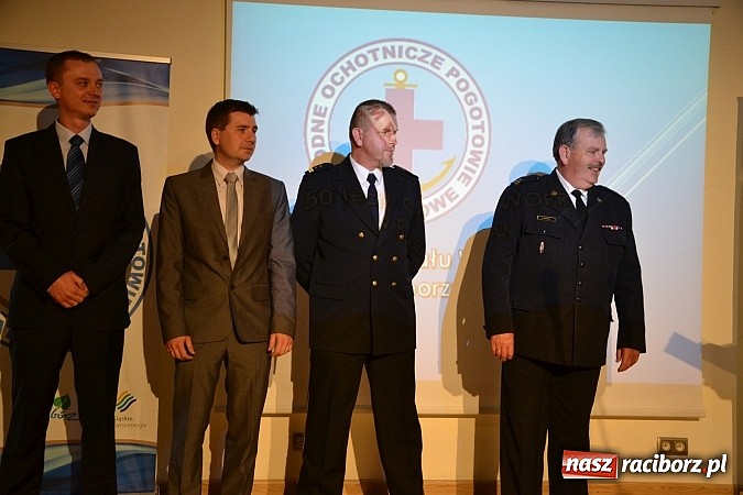 Zdjęcie w galerii na portalu naszraciborz.pl: Raciborski WOPR świętował 50-lecie na Zamku Piastowskim. Starosta dał odznakę, prezydent samochód wiadomości z regionu