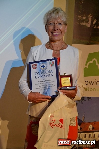 Zdjęcie w galerii na portalu naszraciborz.pl: Raciborski WOPR świętował 50-lecie na Zamku Piastowskim. Starosta dał odznakę, prezydent samochód wiadomości z regionu