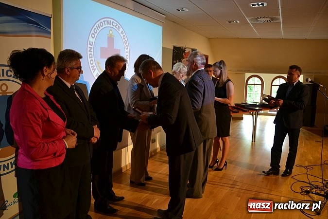 Zdjęcie w galerii na portalu naszraciborz.pl: Raciborski WOPR świętował 50-lecie na Zamku Piastowskim. Starosta dał odznakę, prezydent samochód wiadomości z regionu