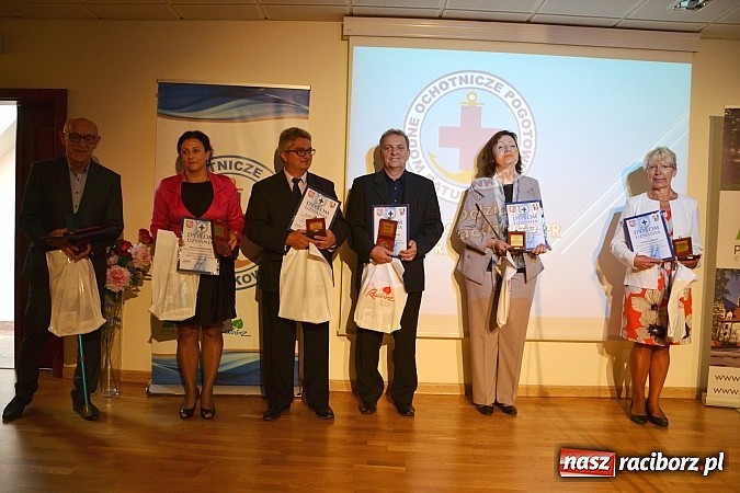 Zdjęcie w galerii na portalu naszraciborz.pl: Raciborski WOPR świętował 50-lecie na Zamku Piastowskim. Starosta dał odznakę, prezydent samochód wiadomości z regionu