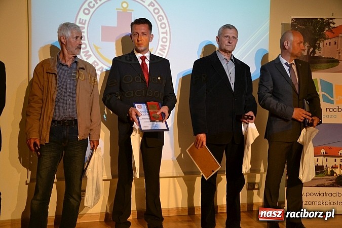 Zdjęcie w galerii na portalu naszraciborz.pl: Raciborski WOPR świętował 50-lecie na Zamku Piastowskim. Starosta dał odznakę, prezydent samochód wiadomości z regionu