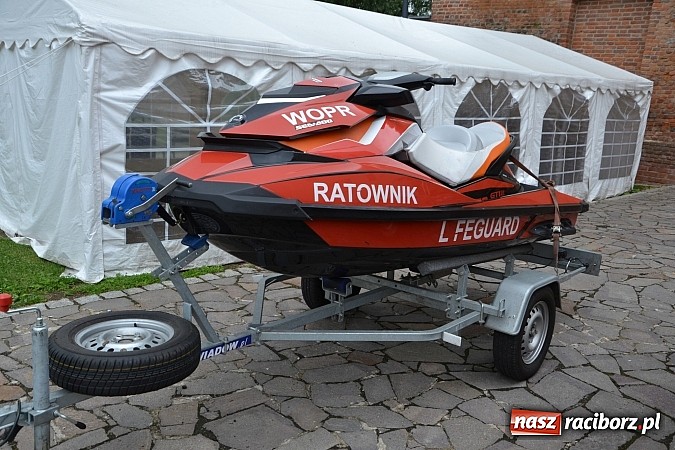 Zdjęcie w galerii na portalu naszraciborz.pl: Raciborski WOPR świętował 50-lecie na Zamku Piastowskim. Starosta dał odznakę, prezydent samochód wiadomości z regionu