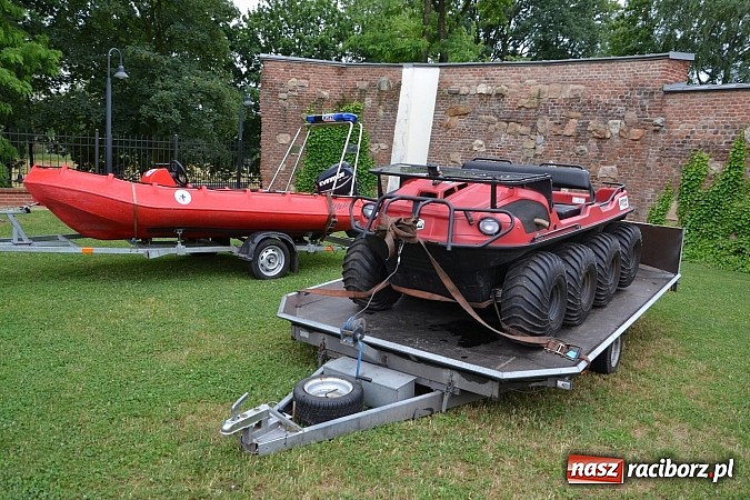 Zdjęcie w galerii na portalu naszraciborz.pl: Raciborski WOPR świętował 50-lecie na Zamku Piastowskim. Starosta dał odznakę, prezydent samochód wiadomości z regionu