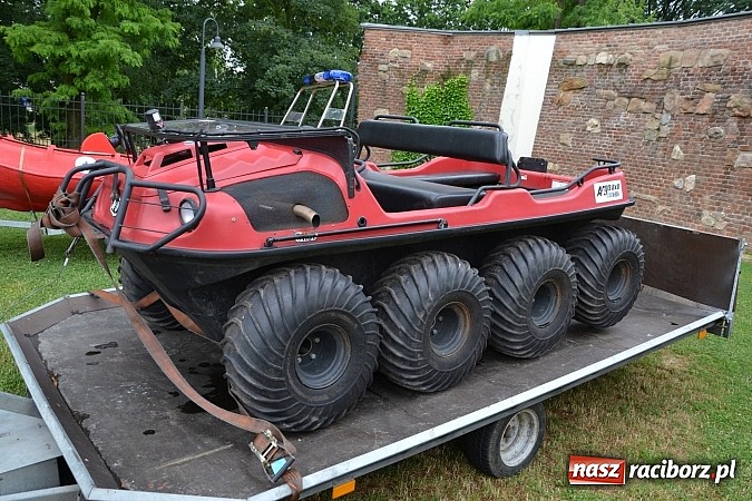 Zdjęcie w galerii na portalu naszraciborz.pl: Raciborski WOPR świętował 50-lecie na Zamku Piastowskim. Starosta dał odznakę, prezydent samochód wiadomości z regionu